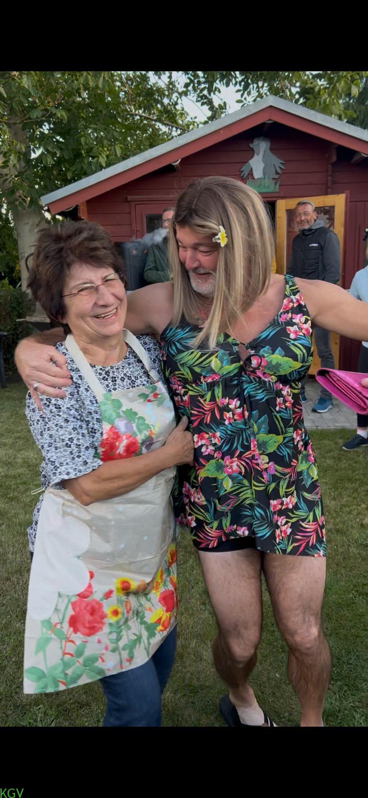 Lachende Gartenfreunde